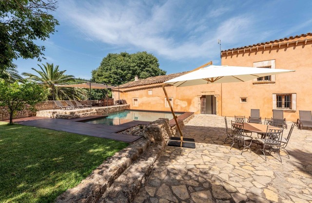 Can Mir de Buger with Pool & Near Beach