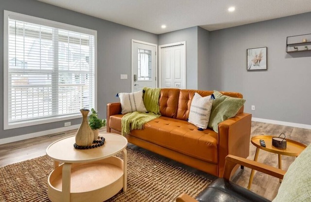 "Candelabrum" in Cranston Sleeps 6!