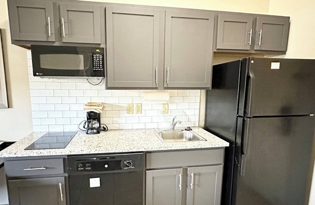 Candlewood Suites Airport by IHG