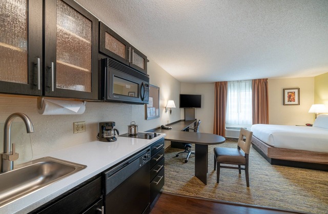 Candlewood Suites Herndon by IHG