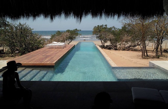 Cangrejo y Toro n Luxury on Seven Private Ocean Front Acres