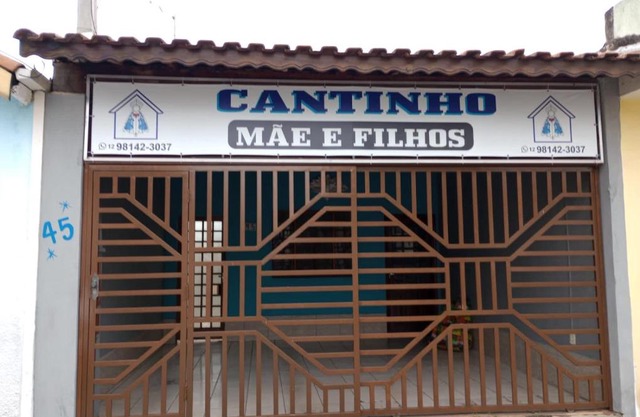 Cantinho mãe e filhos