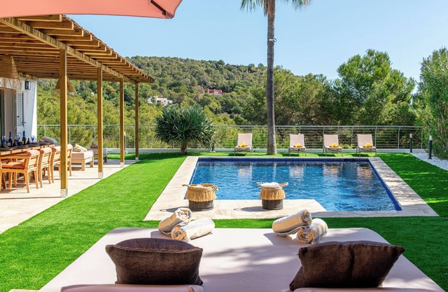 Cap Martinet Talamanca Vila Can Tashellu, Boutique 5 bed - Sea and Forest View