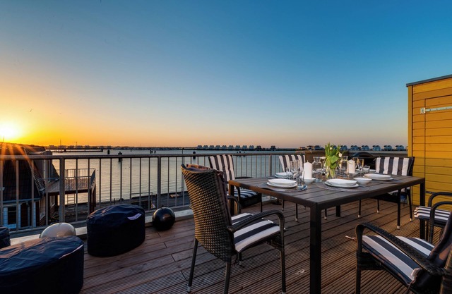 Cape Mar 2: Baltic Sea vacation with fireplace, terrace lake & wellness bath right on the water