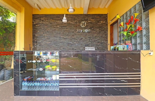 Capital O 91741 Jayagiri Hotel