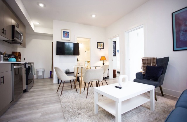 Capitol Hill Stay with Stunning Skyline View