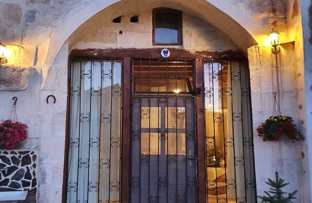 Cappadocia Deep Cave House