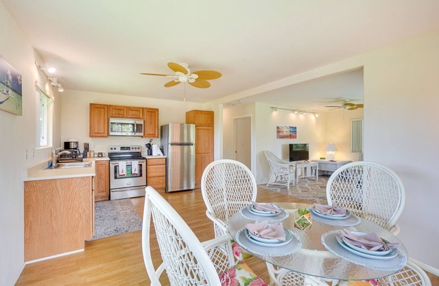 Captain Cook Home on Quiet 3 Acres w/Fruit Trees