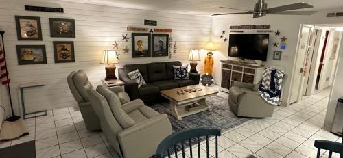Captain's Quarters