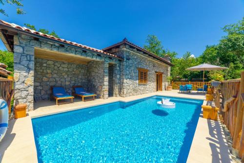 Carevic Resort & Villas