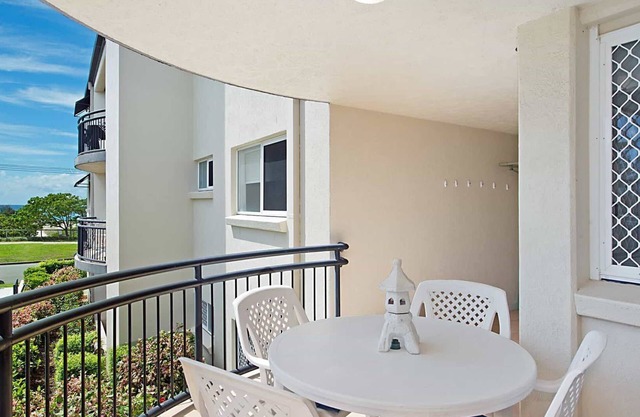 Caribbean 8 - Bilinga/North Kirra Beachfront - Min. 3 Night Stays!