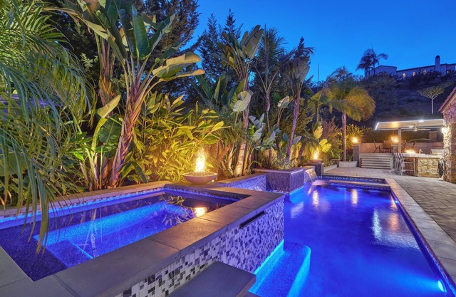 Carlsbad Oasis, Luxe 5 BR + Studio. Pool, Spa, Outdoor Dining|Close to Beach