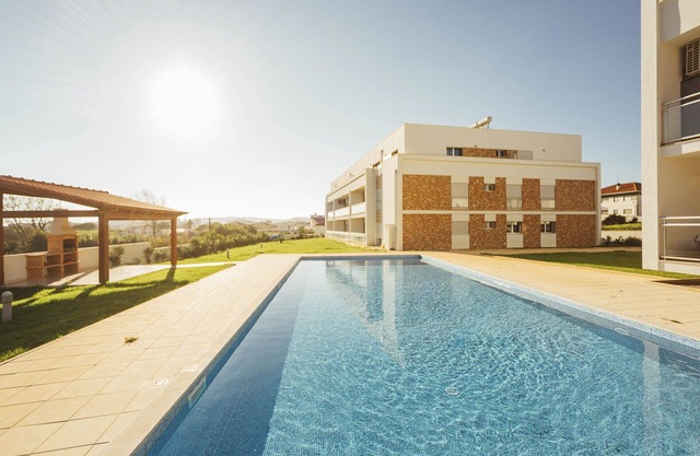 Carmona - T2 Holiday Apartment by São Martinho do Porto beach By SCH