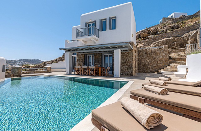 Carpe Diem Villa II ,Private Infinity Heated Pool!