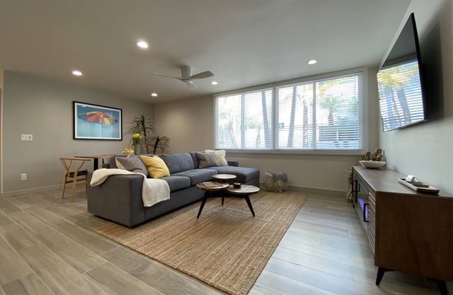 CARPINTERIA BEACH - MID WEEK SPECIAL SUNDAY - THURSDAY UNTIL MID NOVEMBER