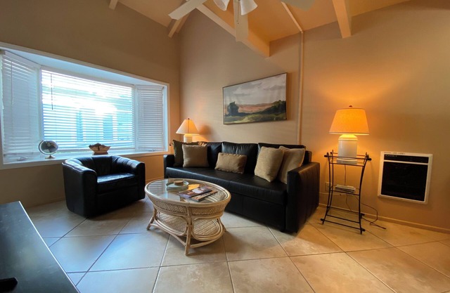 Carpinteria Beach Townhouse - Perfect Snowbird Retreat - Great Off-Season Rate!