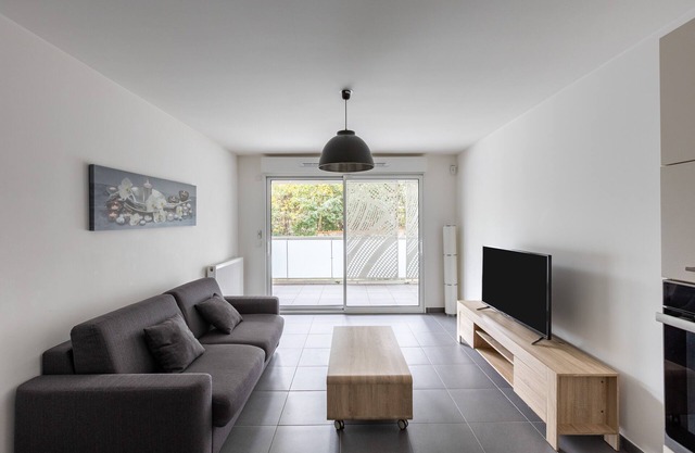 Carré Huit - Two Bedroom Apartment, Sleeps 6