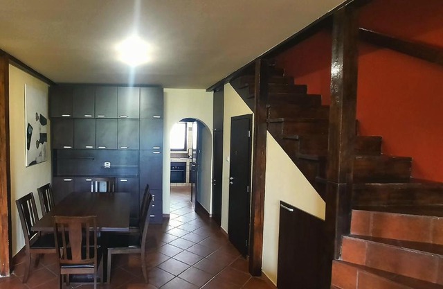 Casă rustică cu 4 camere - Ultracentral