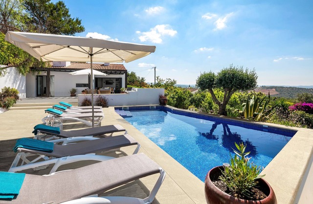 Casa Luzia - Countryside villa with private pool!