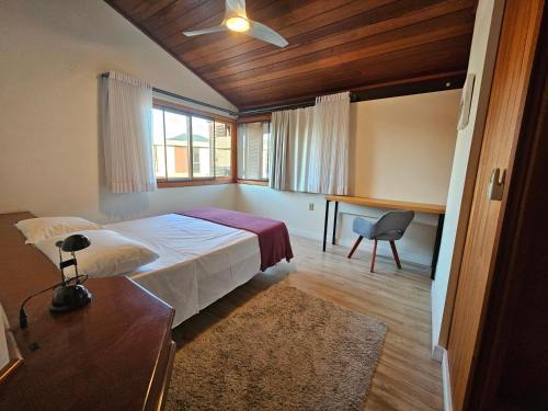 Casa 3 quartos no Itacorubi, Wi-fi 600 mega MV0967