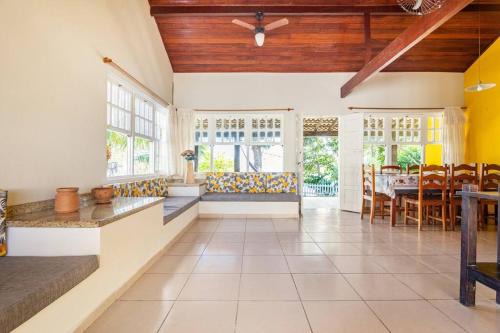 Casa 4 quartos, 2 suítes c/acessibilidade