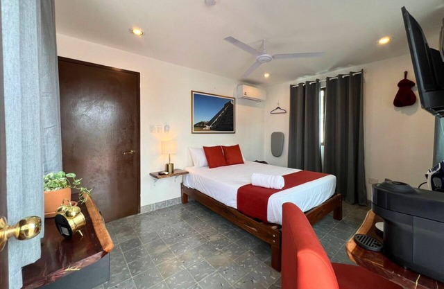 Casa a 5 Minutos de Paseo Montejo. Con 4 Habitaciones Completas Disponibles