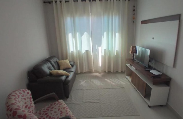 Casa aconchegante com piscina e bem localizada