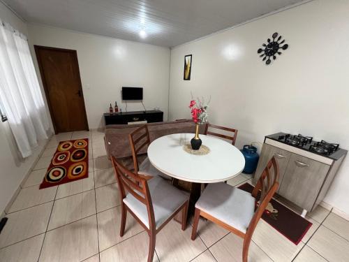 Casa aconchegante fácil acesso Br 277 e Aeroporto