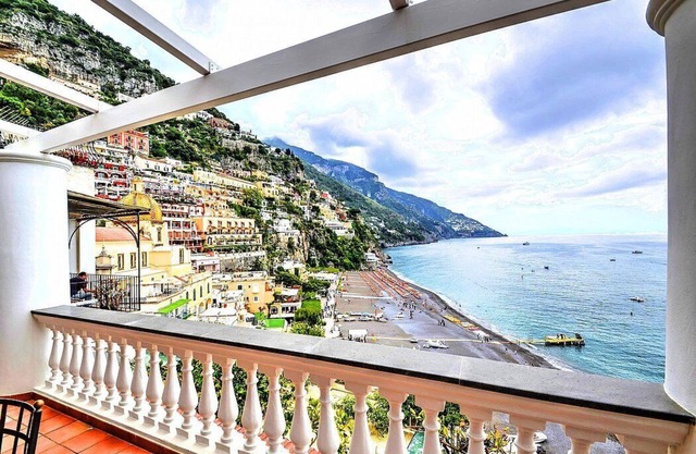 Casa Amare: A charming independent house which faces the sun and the sea, with Free WI-FI.