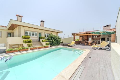 Casa Ar-Belo by House and People