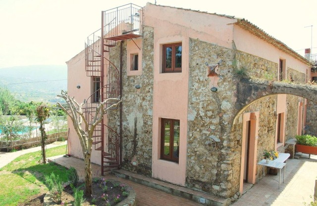 Casa Arco, per 8 persone, con piscina condivisa e accesso alla spiaggia