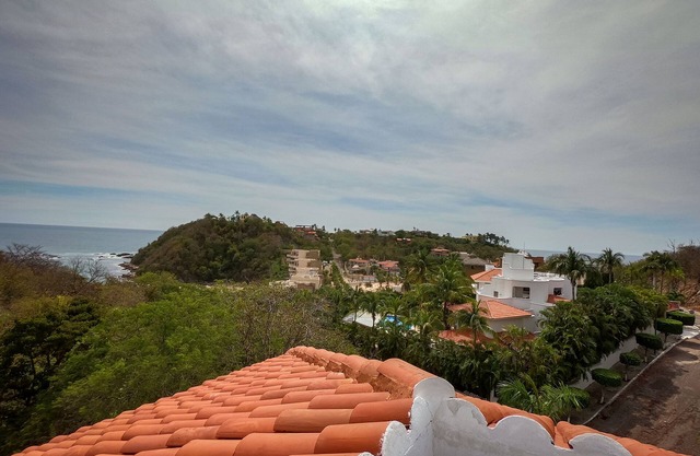 Casa Arenas - Luxury Villa in Huatulco Oceanfront