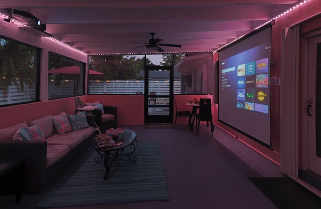 Casa Bay-Spacious Family Friendly 4 Bedroom Home with Ultimate Backyard Fun!