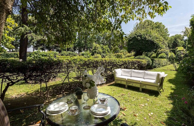 CASA BEATRICE, Apartment with Private Garden inside the Walls of Lucca