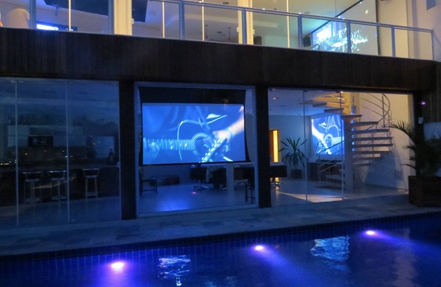 Casa Blanca Mansion 60km from the Capital of SP with 5 parking spaces