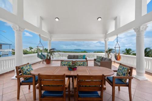 Casa Blue Laguna I Tropical Scape with Ocean View