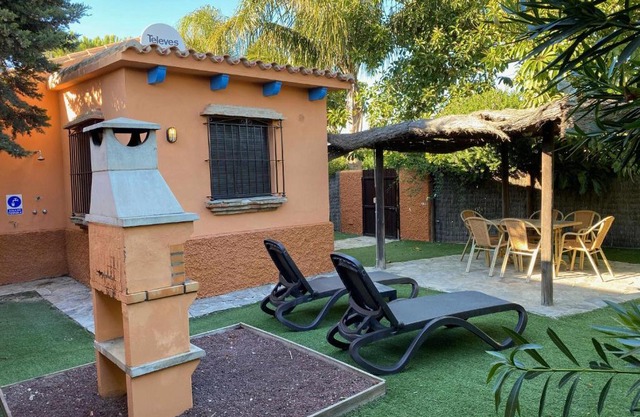 Casa Bungalows con jardín privado y piscina compa