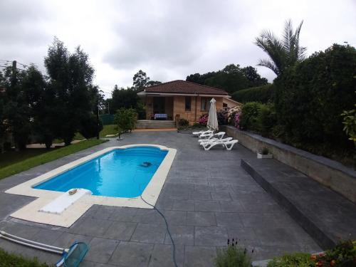 Casa Cabarceno Piscina y Barbacoa