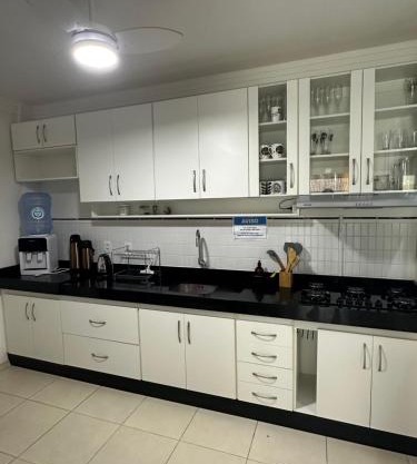 Casa com 02 quartos, Meia Praia - Itapema