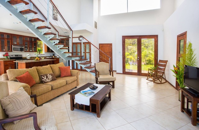 Casa De Fox - Great Home in the Rainforest w/private pool & Wi-Fi