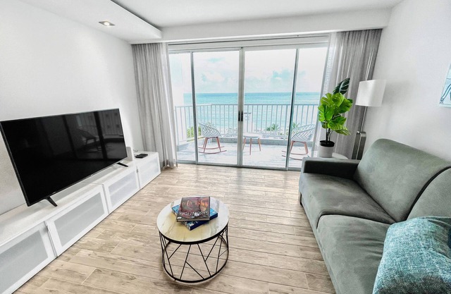 Casa Dani Spectacular Modern New 2 bed 2 bath at Marbella del Caribe Isla Verde