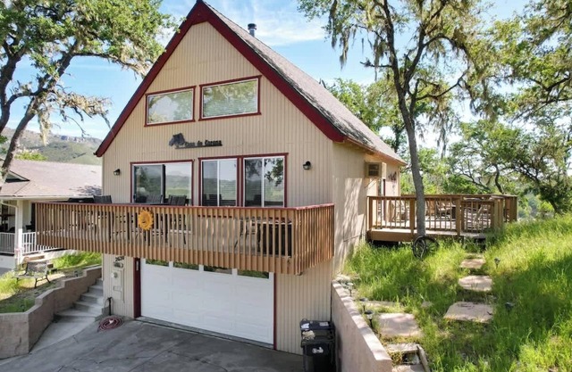 Casa de Corona Lake House with Fireplace & Grill