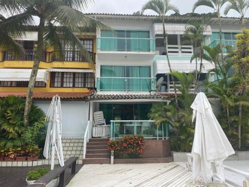 Casa de frente para o mar