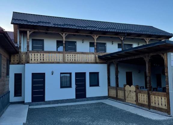 Casa de lângă pădure
