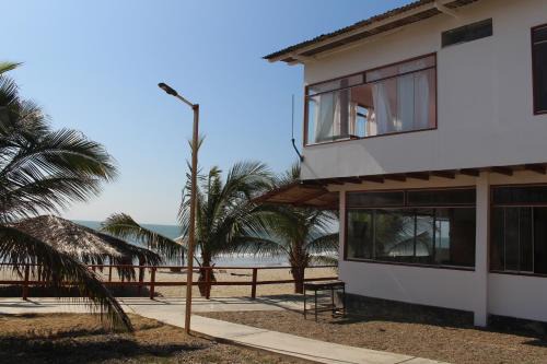 Casa de Playa Alarcon - Huacura