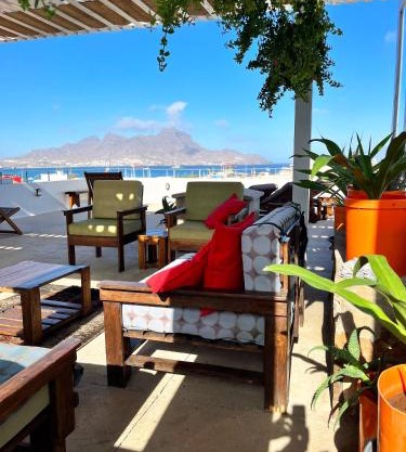 Casa de Poço Guest House and Gallery