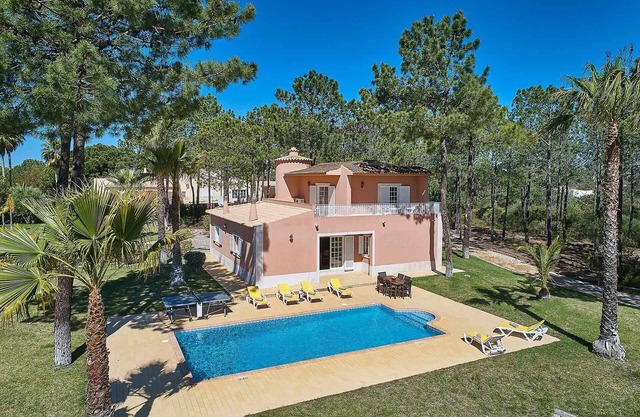 Casa do Ludo - Three Bedroom Villa, Sleeps 6