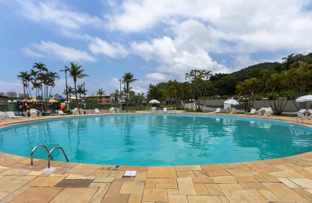 Casa em condomínio com piscina, Wi-Fi e garagem