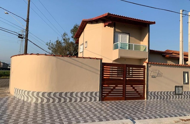 Casa em Itanhaém com piscina