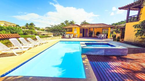 Casa em João Fernandes, 5 min a pé até a praia